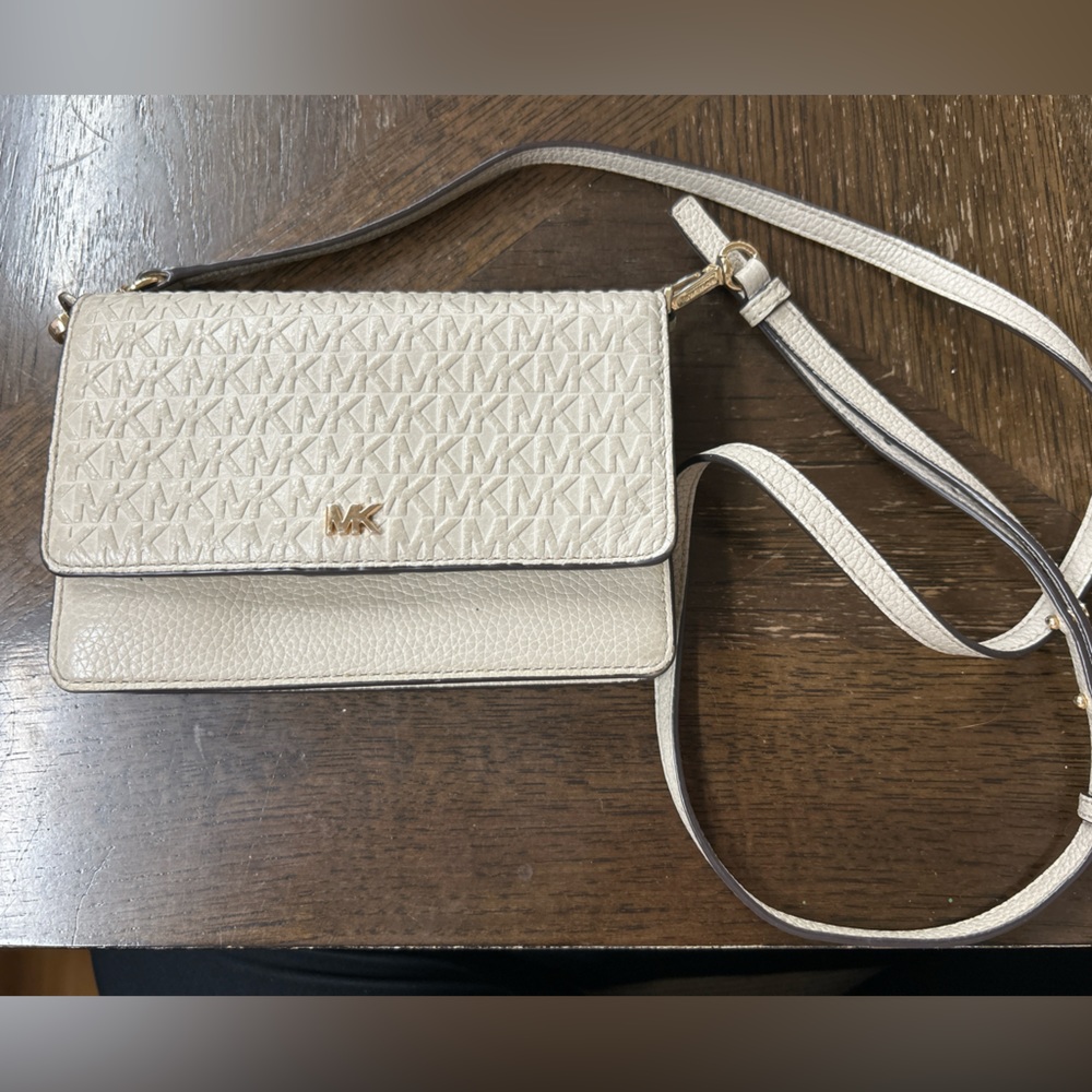 Wallet crossbody
